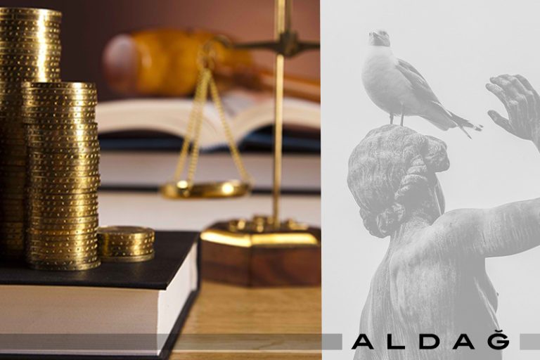 kalın defter paralar adalet heykeli ticaret hukuku avukat ofisi renkli